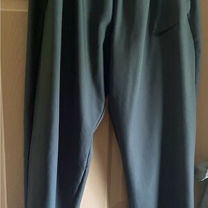 Nike Black Sweatpants for Ultimate Comfort